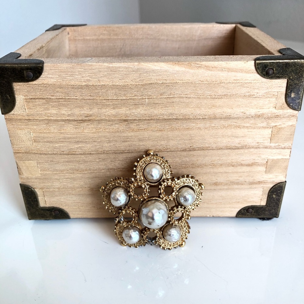 V I N T A G E G O L D & P E A R L B R O O C H - image 6